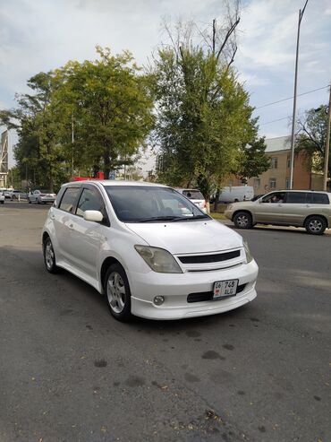 тайота хетчбек: Toyota ist: 2003 г., 1.5 л, Автомат, Бензин, Хетчбек