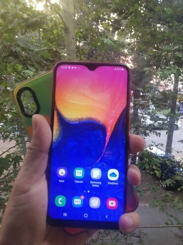 Boşqablar: Samsung B100, 8 GB, rəng - Qırmızı