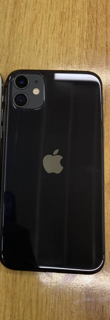 Apple iPhone: IPhone 11, Б/у, 64 ГБ, Черный, Чехол, 75 %