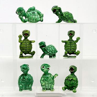 papajhons oyuncaqlari: Kinder Surprise - Продаются оригинальные коллекционные фигурки «Киндер — 2