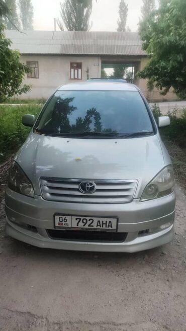 Toyota: Toyota Ipsum: 2003 г., 2.4 л, Автомат, Бензин, Минивэн