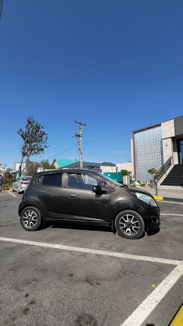 двигатель шевроле спарк 1.0 купить: Chevrolet Spark (3‑дверный хэтчбек, темно‑серый/графит) - Компактный