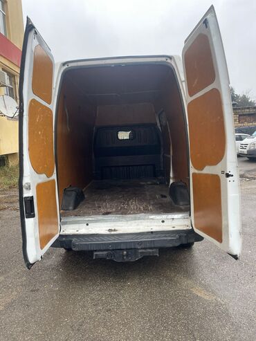 Ford: Ford Transit: 2.4 l | 2007 il 246000 km Van body type — 7