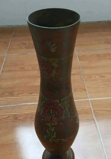 xrustal vaz: Antik güldan satılır uzunluğu 35 sm latun