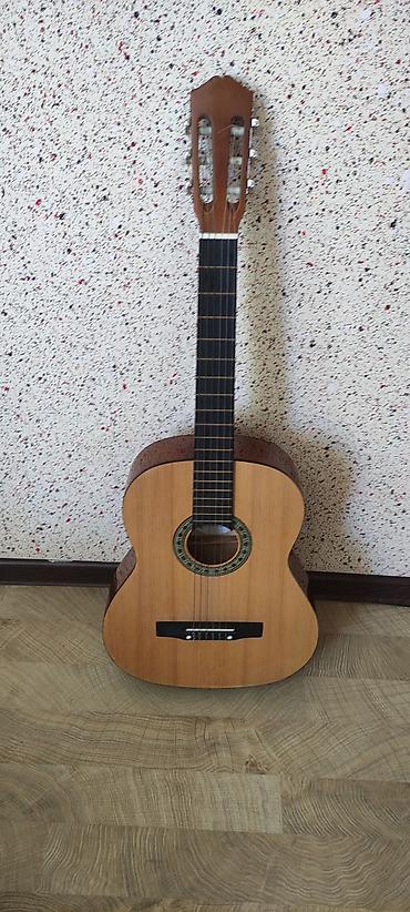 electro gitara: Klassik akustik gitara – LoMed modeli (etiketdə “LoMed model: L16” — 5