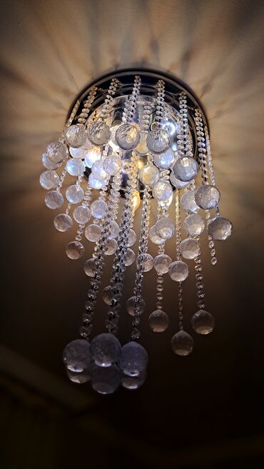 Bayraqlar: Çılçıraq, 10 və daha çox lampa, Xrustal