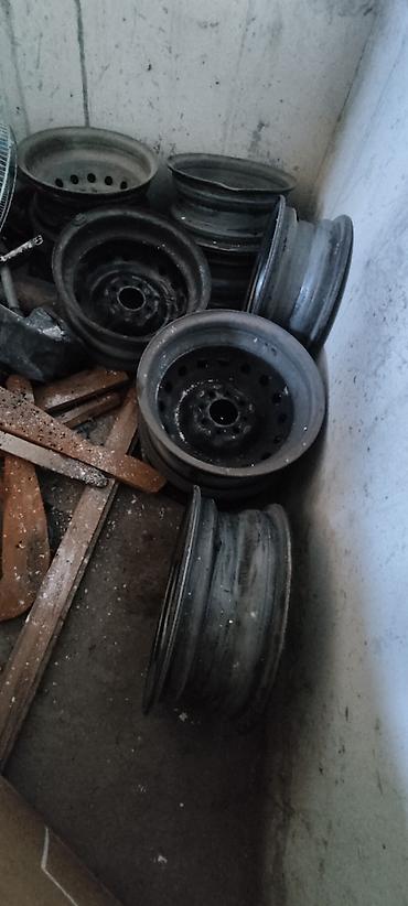 Vaz 2107 diskleri 9 ededdi Radnoy mashinin ustunnen chixmadi Hamsi bir lalafo.az -da Vaz 2107 diskleri 9 ededdi Radnoy mashinin ustunnen chixmadi Hamsi bir