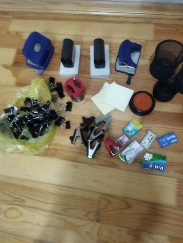 sensor qələm: Ofis ləvazimatları kağız desenler 2 AZN, qələm qapıları 1 AZN, sənəd