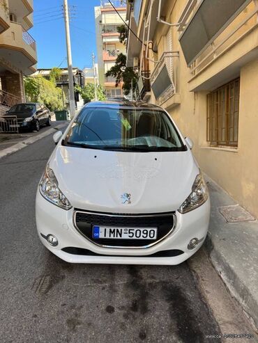 Peugeot 208: 1.4 l. | 2015 έ. | 78590 km. Χάτσμπακ