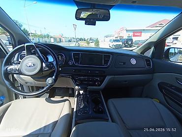carnival: Kia Grand Carnival / Sedona minivan - Kuzov: ağ rəng, geniş və — 4