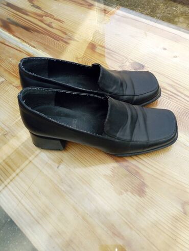 Ženska obuća: Cipele br.38 u dobrom stanju