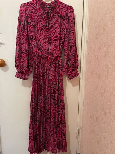 розовое платье длинное: Повседневное платье, Лето, Длинная модель, M (EU 38), L (EU 40)