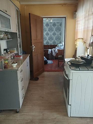 Продажа коттеджей и домов: Продается уютный дом в центре Токмака! Адрес: г. Токмак, ул. Р — 10