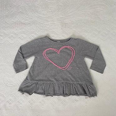 tn kids: Bluza-tunika za bebe
Nije puno nosena,u ok stanju
Velicina 12 mes — 2