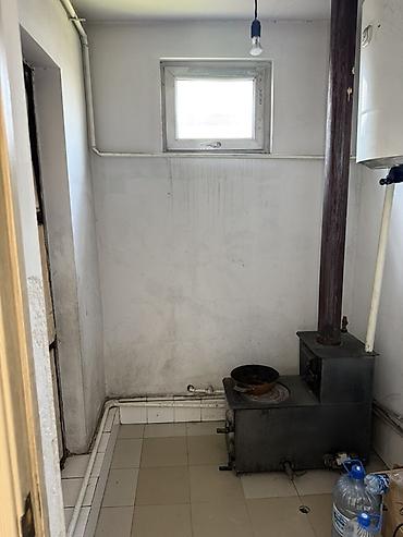 Продажа коттеджей и домов: Уй жэр там сатылат 5 сотик,110 кв м2,ысык суу аристон,исинде тышында at lalafo.kg — 9 Продажа коттеджей и домов: Уй жэр там сатылат 5 сотик,110 кв м2,ысык суу аристон,исинде тышында — 9
