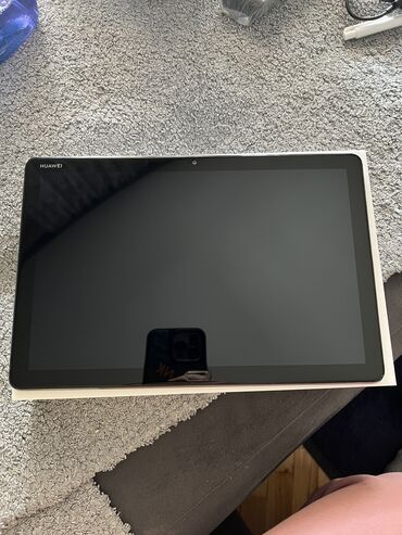 tesla tablet l7: Huawei tablet MediaPad M5 lite Kutija,punjac,usb kabal,silikon
