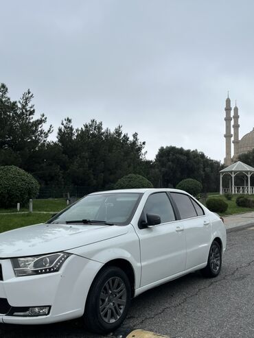 Iran Khodro: Iran Khodro : 1.7 l | 2018 il 299000 km Sedan — 6