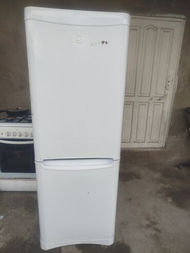 Холодильник Indesit, Б/у, Двухкамерный, 55 * 165 *