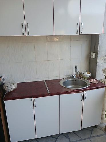 Metbex mebeli 110azn. Uzerinde moyka verilir. Unvan Buzovna. *N17