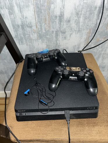 PS2 & PS1 (Sony PlayStation 2 & 1): Playstation 4 slim, 500gb yaddaş, hec bir problemi yoxdur, akauntsuz