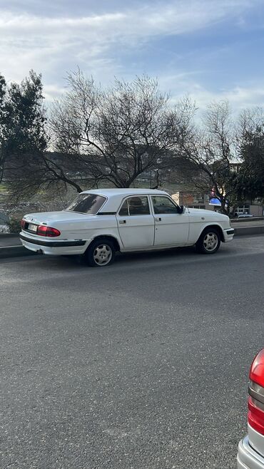 QAZ: QAZ 3110: 2.4 l | 2002 il | 15900 km Sedan