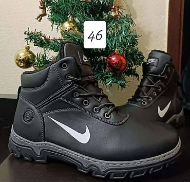 Gležnjače: 2200 dinara 
Cipele,cizme
mn — 2