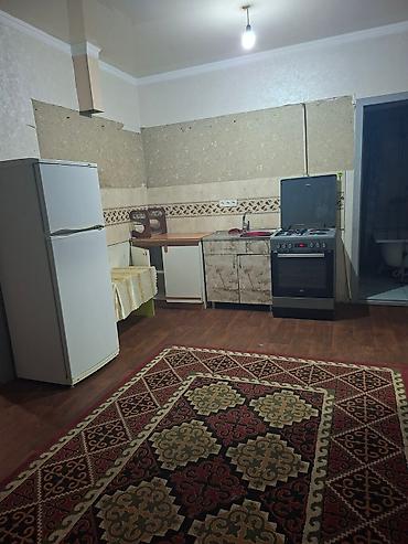 Долгосрочная аренда комнат: Сдаётся дом 2 комнаты до апреля. Есть холодильник, автомат,во внутрь — 5