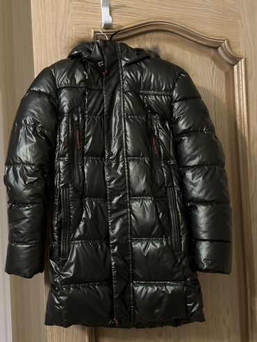 женская теплая зимняя куртка: Пуховик, По колено, С мехом, С капюшоном