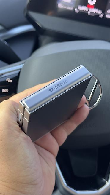 Мобильные телефоны и аксессуары: Samsung Galaxy Z Flip 6, Б/у, 256 ГБ, цвет - Серебристый, 1 SIM, eSIM — 7