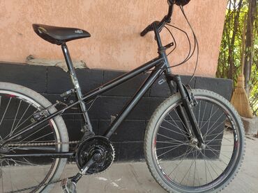 колесо для велосипеда: Продаю велосипед,унисекс 
Всё работает 
Фирма:Lespa 
Размер колес 24