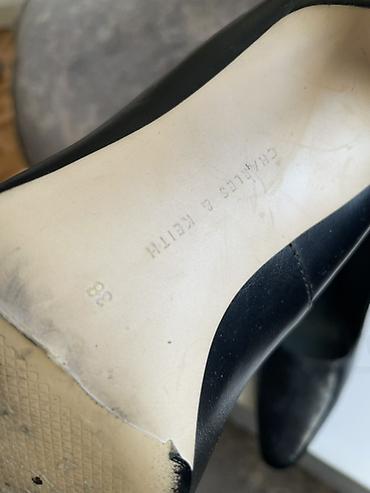 Tuflilər: Tuflilər, Charles&Keith, Ölçü: 38, rəng - Qara, İşlənmiş — 5