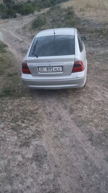 машина: Opel Vectra: 2002 г., 2.2 л, Механика, Дизель, Хэтчбэк