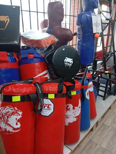 Толстовки: Спортивное оборудование для единоборств и бокса. В наличии: -