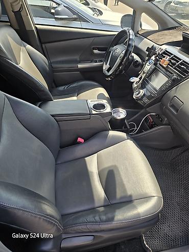 apollo solo: Toyota Prius V: 2012 г., 1.8 л, Гибрид, Минивэн — 4