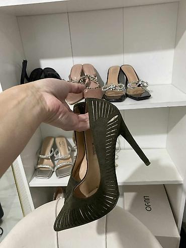 baletanke zlatne: Elegantne salonke na štiklu – maslinasto zelene - Model: špic cipele — 2