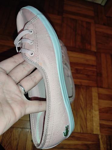 shoes: Prodajem original Lacoste ženske patike u nežno roze boji, u veličini — 5