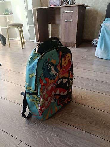 kipling monkey: Яркий городской рюкзак с графикой в стиле стрит‑арт - Материал — 3