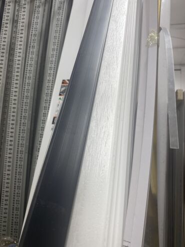 углорез для плинтуса: Декоративный уголок Winart Quadro Pro изготовлен из ПВХ, что делает
