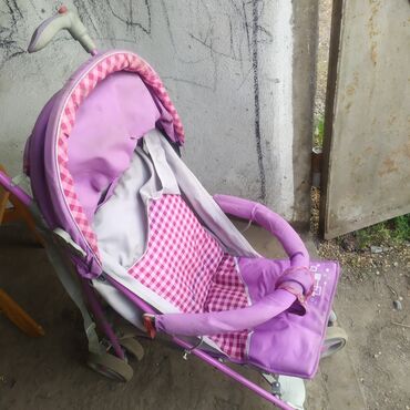 продаю детскую коляску: Коляска, цвет - Фиолетовый, Б/у