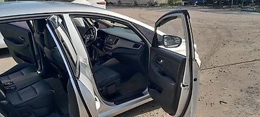 мотор карнивал: Kia Carens: 2018 г., 2 л, Автомат, Газ, Универсал — 10
