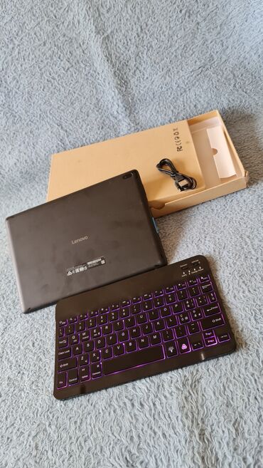 Tableti: Lenovo Tab E10 + bežična tastatura (set) - Tablet: Lenovo Tab E10 — 8