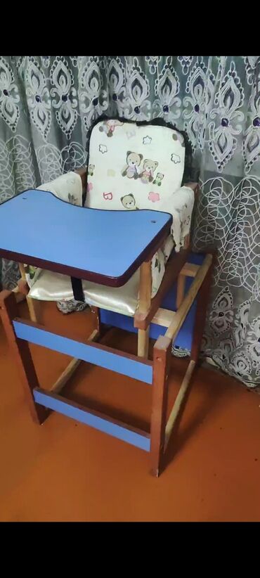 купить детский стульчик: Детский стульчик для кормления б/у пользовались мало,цена 1200 сом