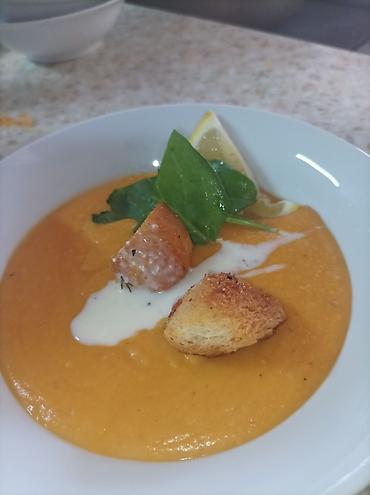 Повара: *Семейная пара* Ищем работу на Иссык-Куле Повара-универсалы - Муж — 8