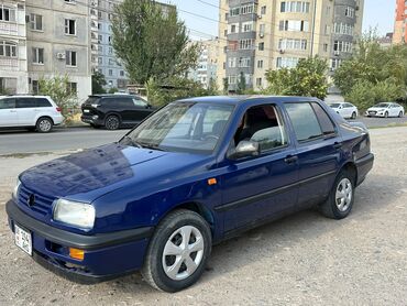машина вента: Volkswagen Vento: 1994 г., 1.8 л, Механика, Бензин, Седан