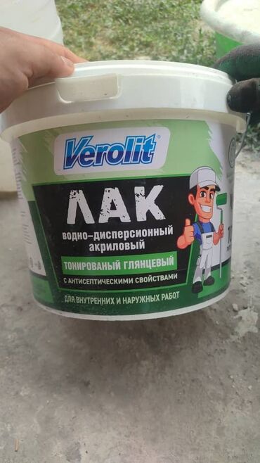 Рубероид: Водно-дисперсионный акриловый лак Verolit предназначен для внутренних
