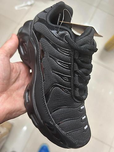 buzz patike air force: Decije tn od 30-36
Cena 3200 din🎀🎀 — 2