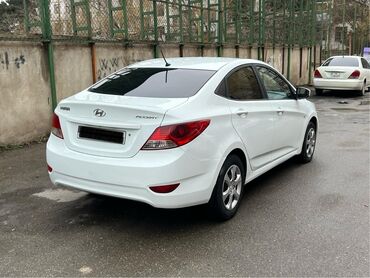 hundai: Hyundai Accent: 1.4 л | 2014 г. Седан