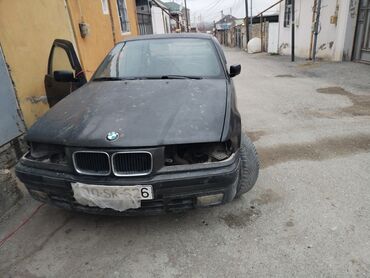 bmw maşınlar: Bmw e36 kuza maşın sökülür 2 maşındi 2 mator m 50 var 1.8 m43 mator