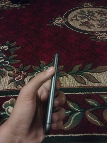 Apple iPhone: IPhone 11, 64 GB, Qara — 6