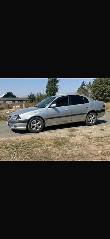 Toyota: Toyota Avensis: 2002 г., 1.6 л, Механика, Бензин, Седан — 2